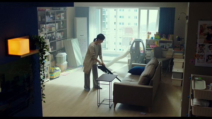 Mẹ chồng thích vào phòng ngủ của con dâu, lén lắp camera thì bàng hoàng trước những gì nhìn thấy- Ảnh 1.