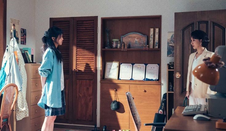 Mẹ chồng thích vào phòng ngủ của con dâu, lén lắp camera thì bàng hoàng trước những gì nhìn thấy- Ảnh 2.