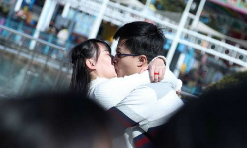 Đa số phụ nữ khi ngoại tình cũng chỉ coi mình như đang đổi gió, chứ không định bỏ chồng. Ảnh minh họa: SCMP.