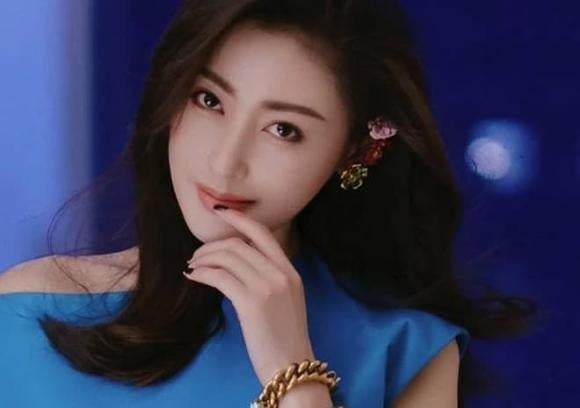 Nhiḕu phụ nữ thường muṓn chia sẻ một chút hình ảnh gợi cảm của mình với bạn bè, ᵭể vui vẻ hoặc ᵭể tự hào vḕ cơ thể sau quá trình giảm cȃn. 